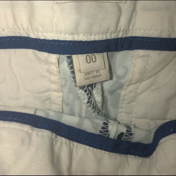 Women’s Shorts - Picture 3 of 6